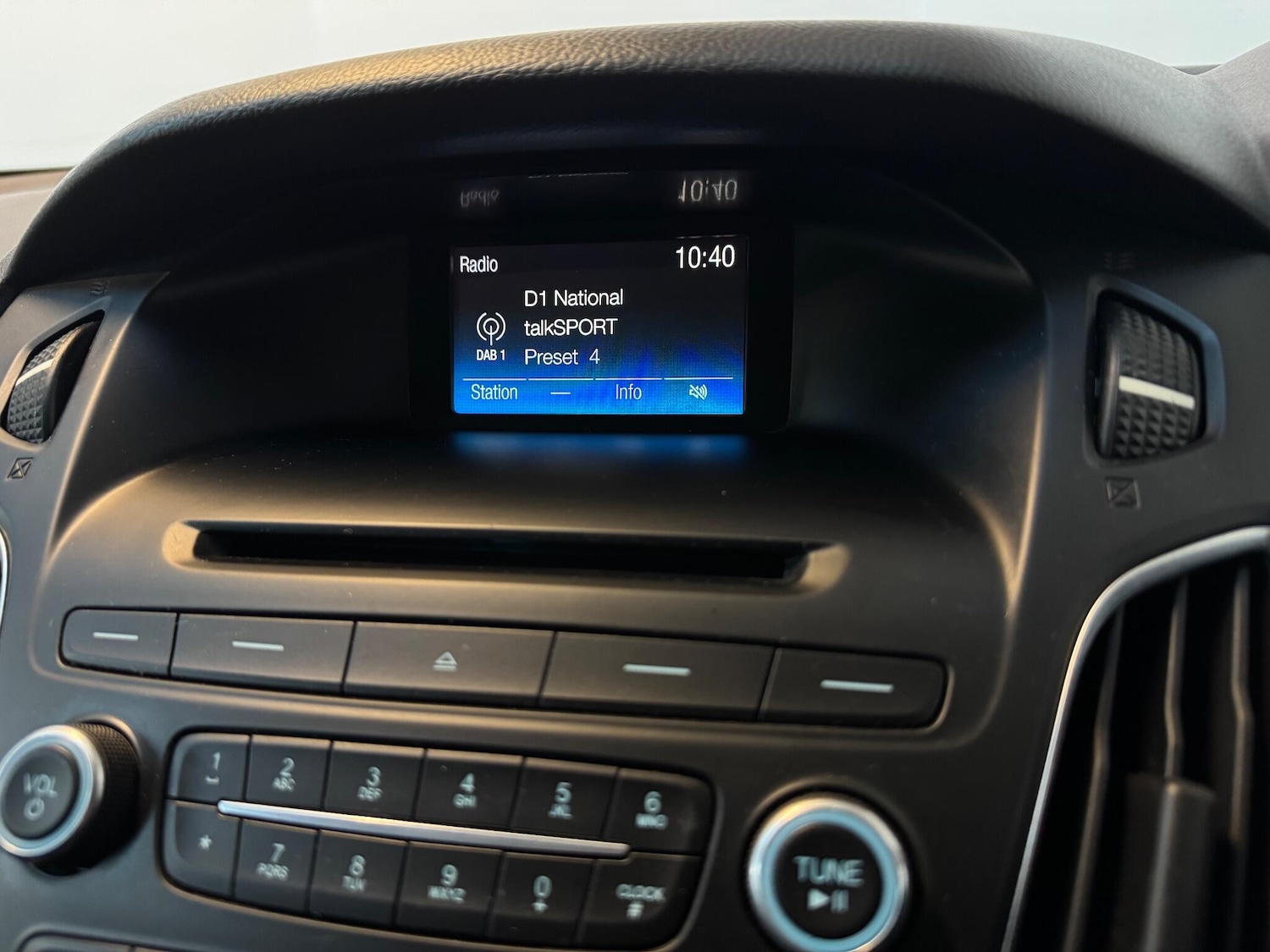 Used Ford Focus 2015 for sale - 76773536: Photo 16