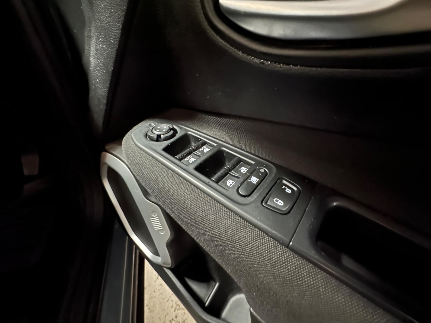 Used Jeep Renegade 2015 for sale - 77428297: Photo 18