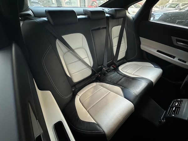 Used Jaguar XF 2017 for sale - 76033594: Photo 11