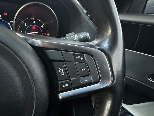 Used Jaguar XF 2017 for sale - 76033594: Photo 15