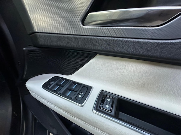 Used Jaguar XF 2017 for sale - 76033594: Photo 25