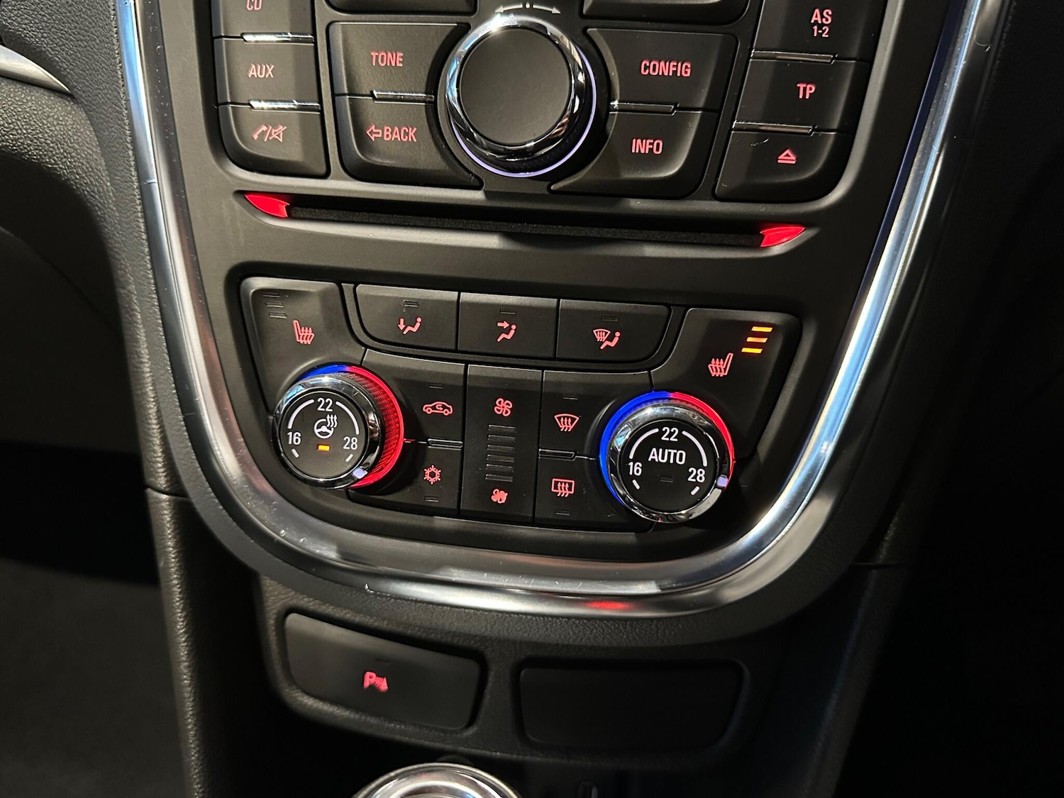 Used Vauxhall Mokka 2015 for sale - 77588683: Photo 15