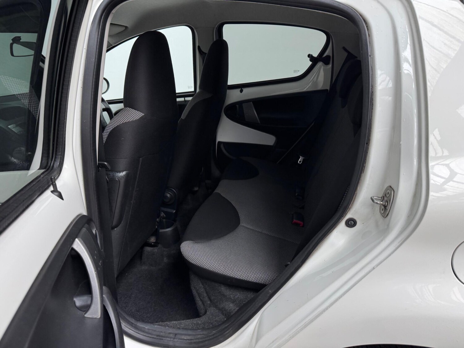 Used Toyota AYGO 2013 for sale - 77698339: Photo 11