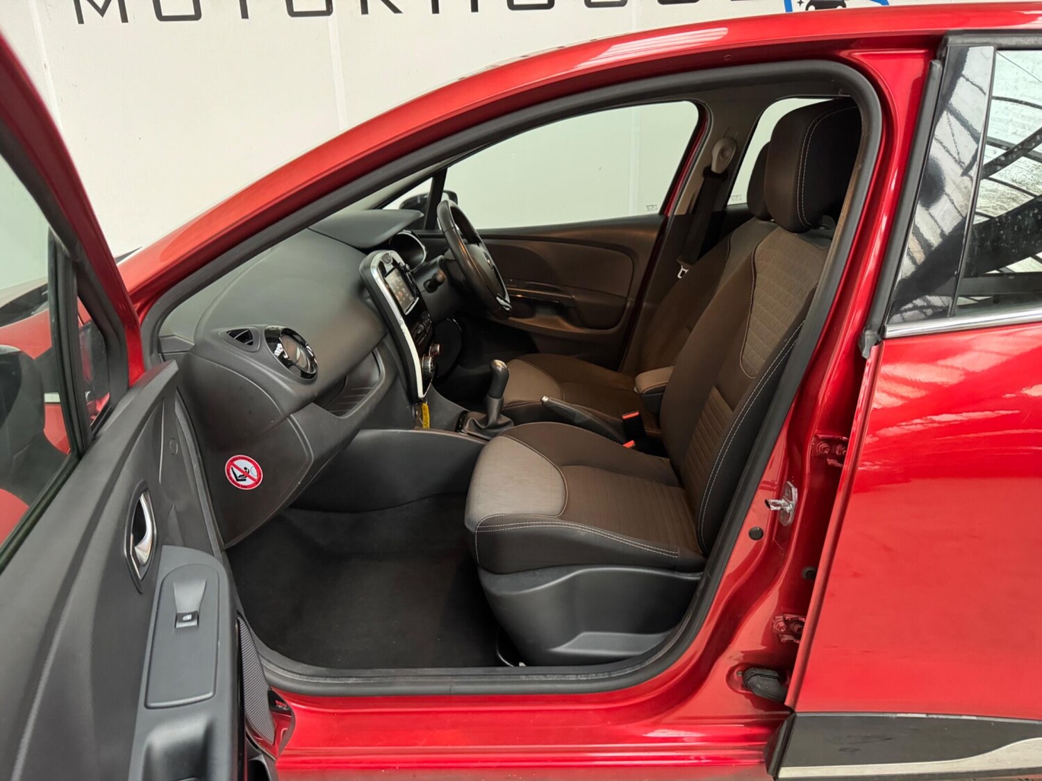 Used Renault Clio 2015 for sale - 78036952: Photo 10