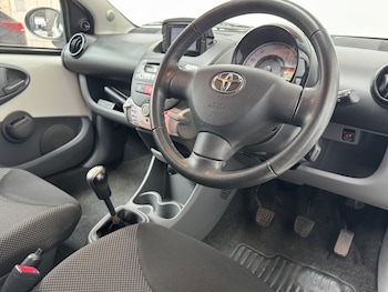 Used Toyota AYGO 2011 for sale - 78542228: Photo