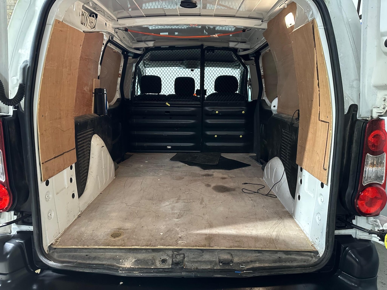 Used Peugeot Partner 2017 for sale - 77389129: Photo 7