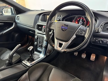 Used Volvo V40 2015 for sale - 79389869: Photo