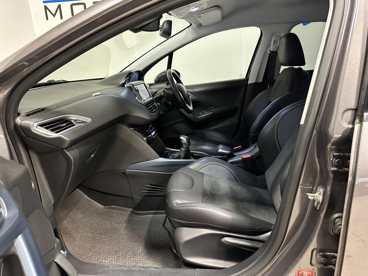 Used Peugeot 2008 2015 for sale - 77457959: Photo 11