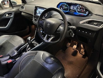 Used Peugeot 2008 2015 for sale - 77457959: Photo