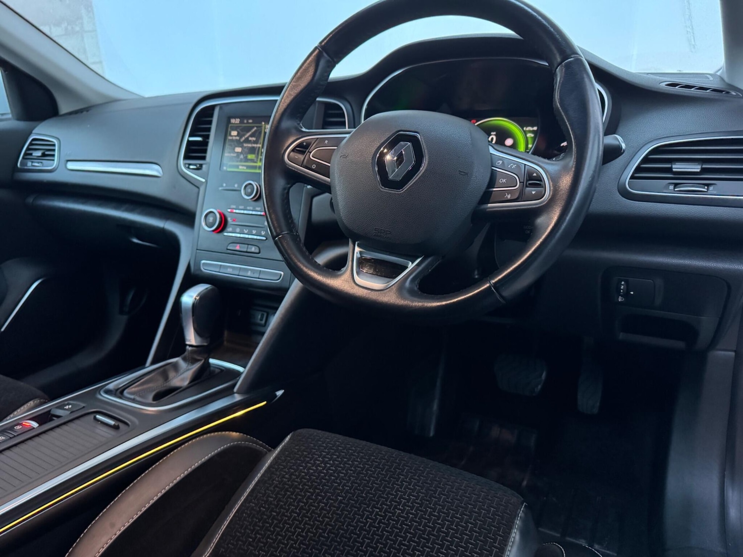 Used Renault Megane 2017 for sale - 77232332: Photo 4