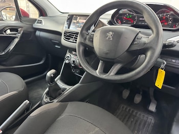 Used Peugeot 208 2013 for sale - 79170844: Photo