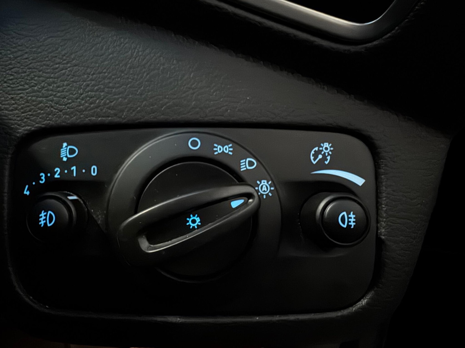 Used Ford Kuga 2014 for sale - 76543142: Photo 22