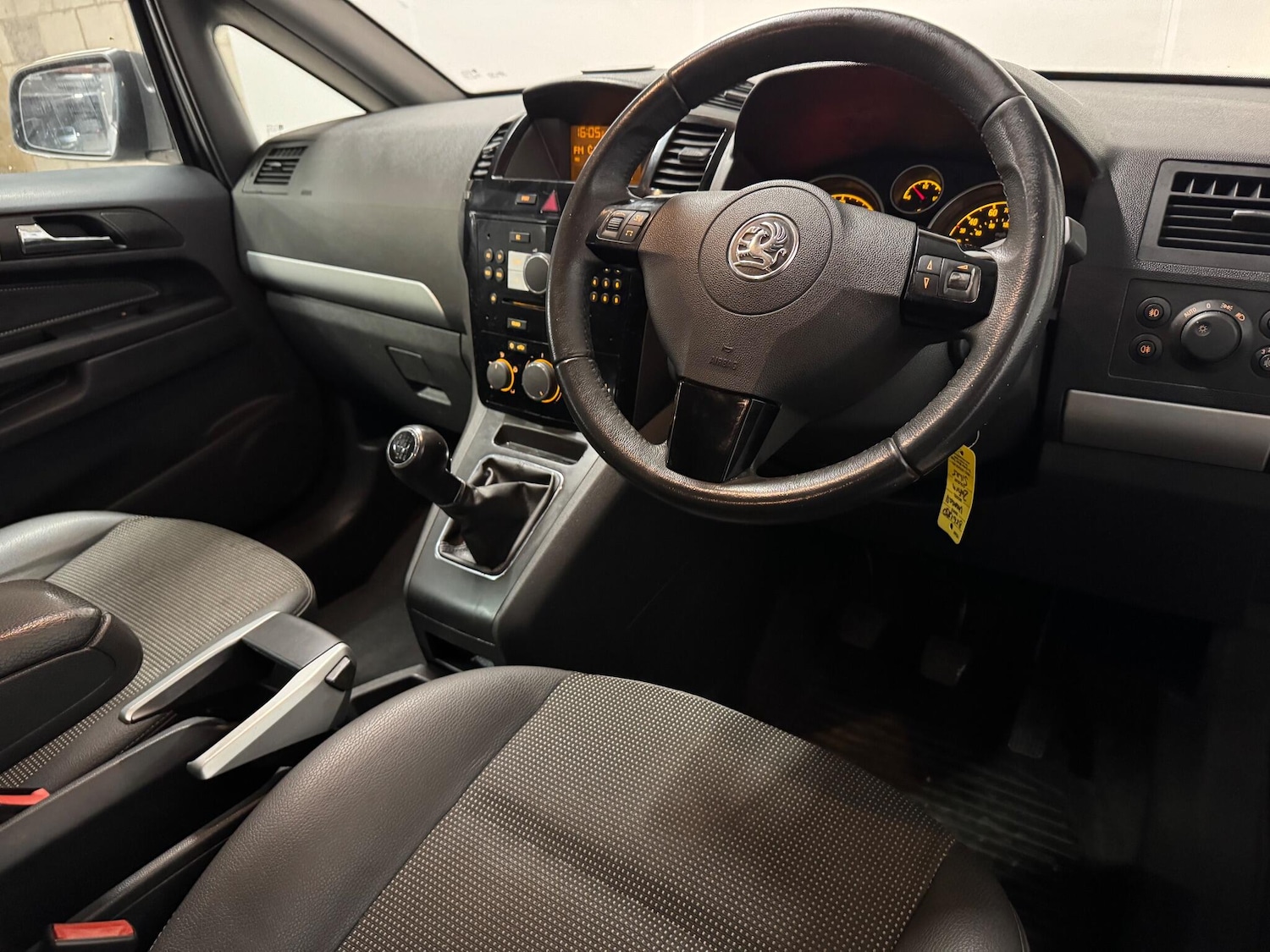 Used Vauxhall Zafira 2011 for sale - 76773546: Photo 4