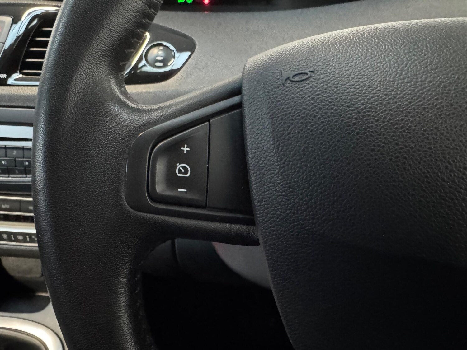 Used Renault Scenic 2013 for sale - 77480315: Photo 21