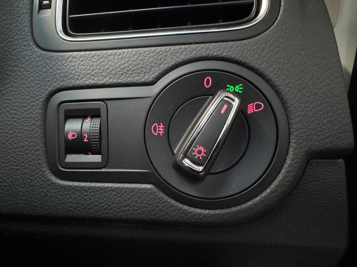 Used Volkswagen Polo 2014 for sale - 77614590: Photo 19