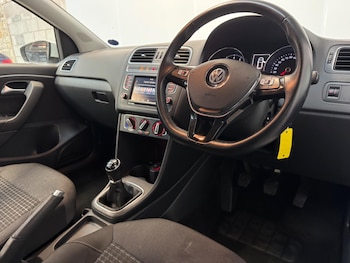 Used Volkswagen Polo 2014 for sale - 77614590: Photo
