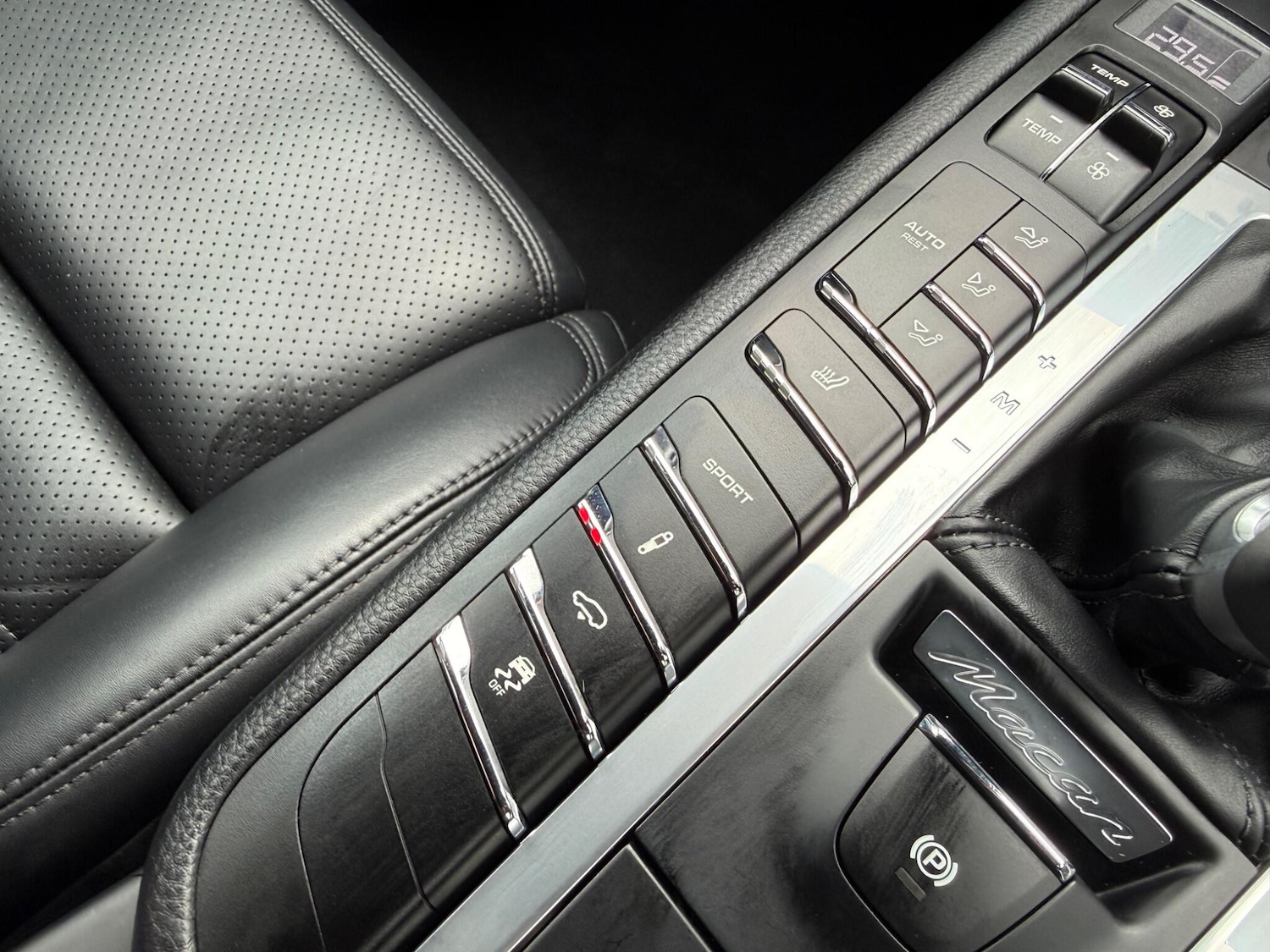 Used Porsche Macan 2017 for sale - 77608018: Photo 26