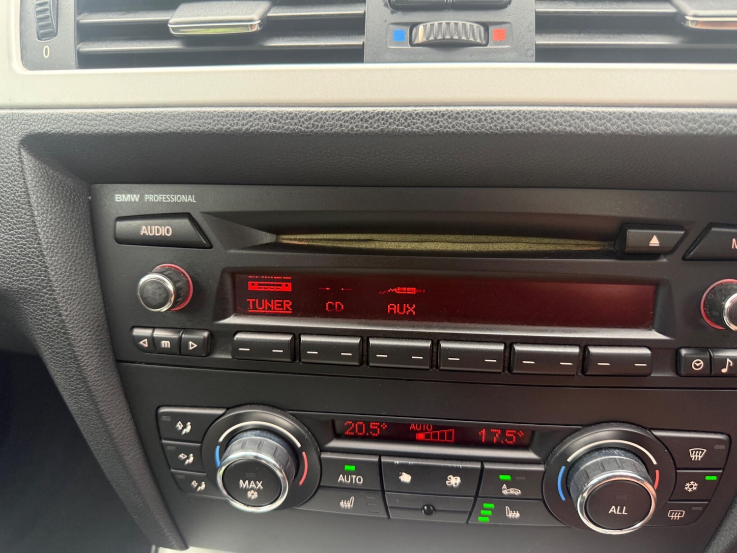 Used BMW 3 Series 2010 for sale - 76896432: Photo 21