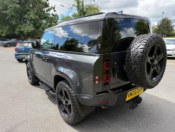 Used Land Rover Defender 2023 for sale - 78932128: Photo