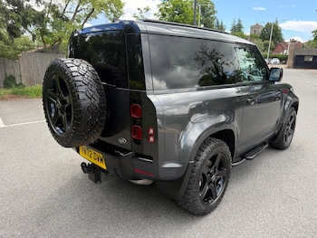 Used Land Rover Defender 2023 for sale - 78932128: Photo
