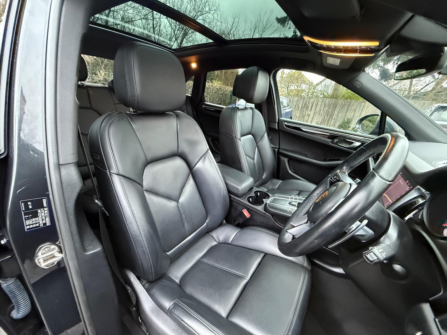 Used Porsche Macan 2020 for sale - 76792430: Photo 12