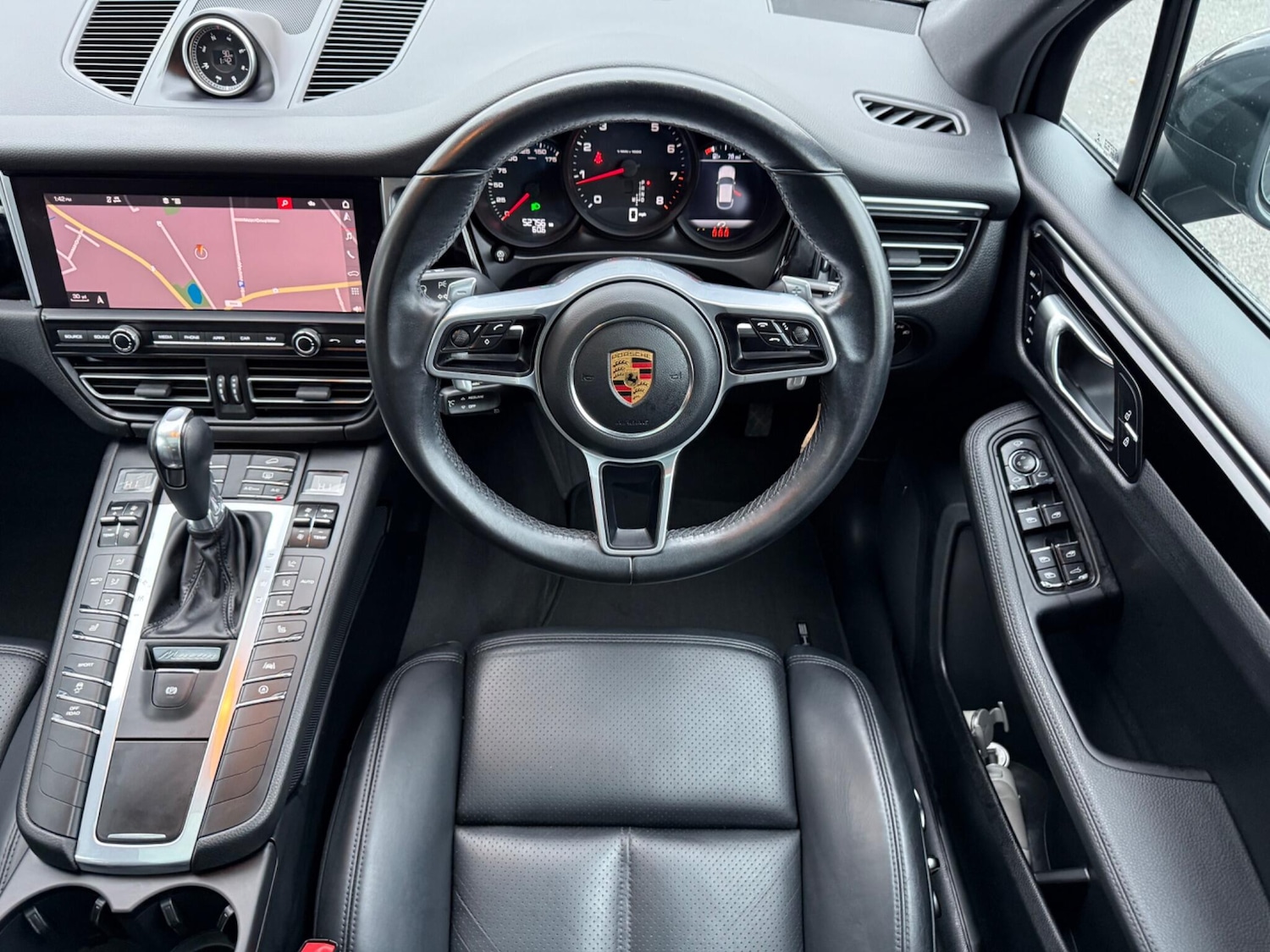 Used Porsche Macan 2020 for sale - 76792430: Photo 17