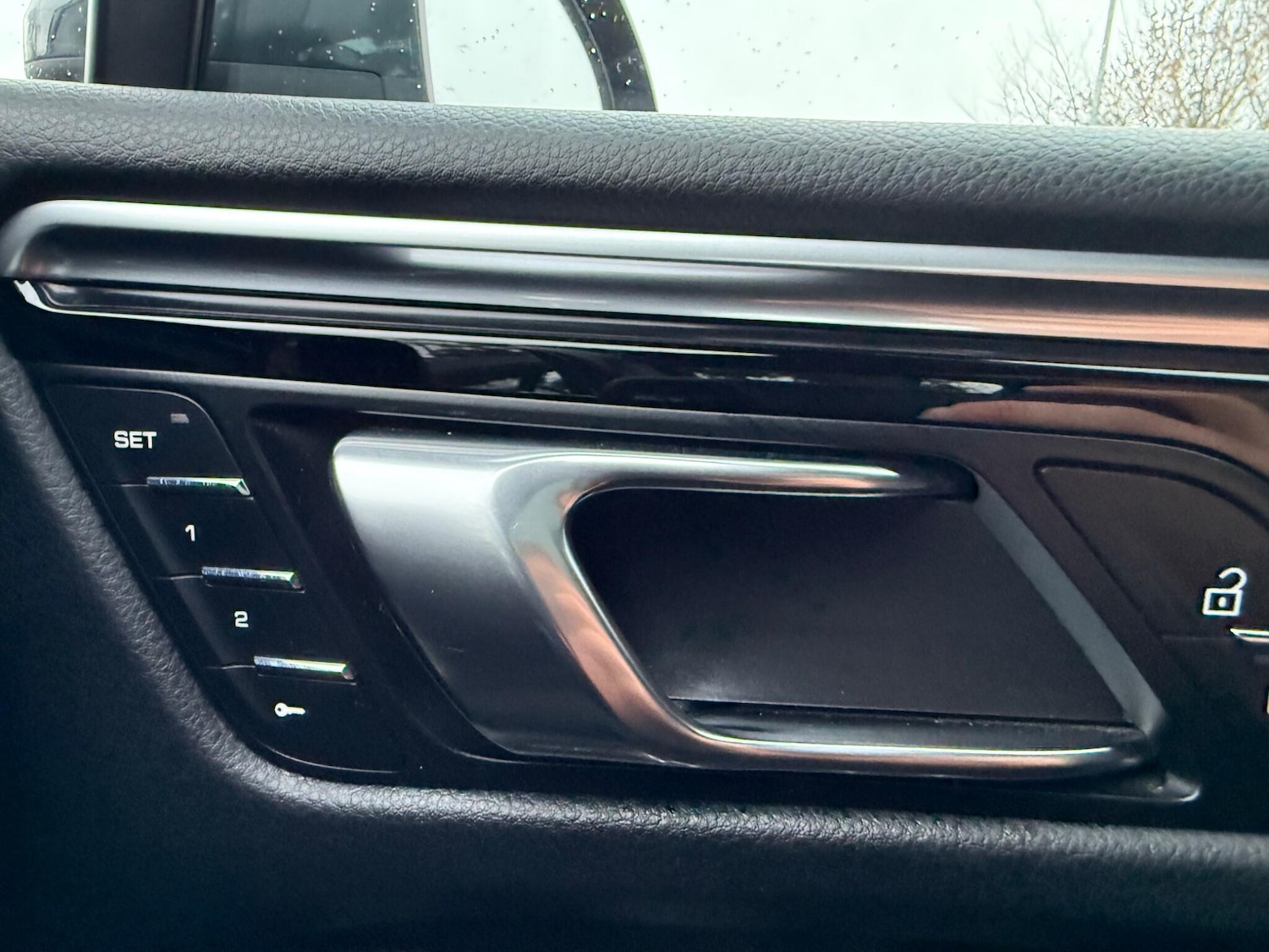 Used Porsche Macan 2020 for sale - 76792430: Photo 24