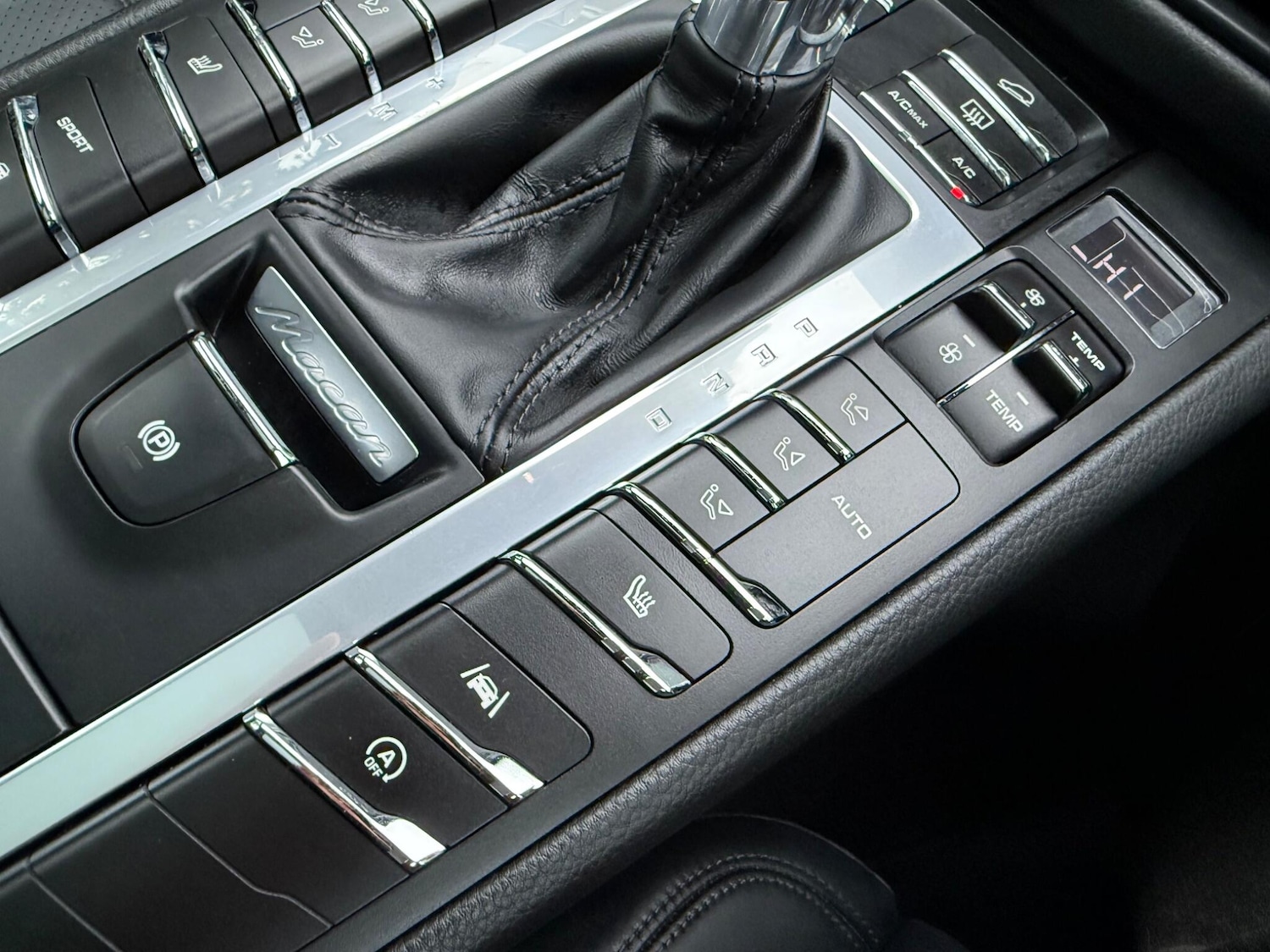 Used Porsche Macan 2020 for sale - 76792430: Photo 25