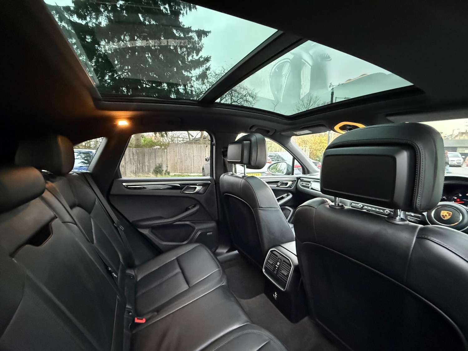 Used Porsche Macan 2020 for sale - 76792430: Photo 28