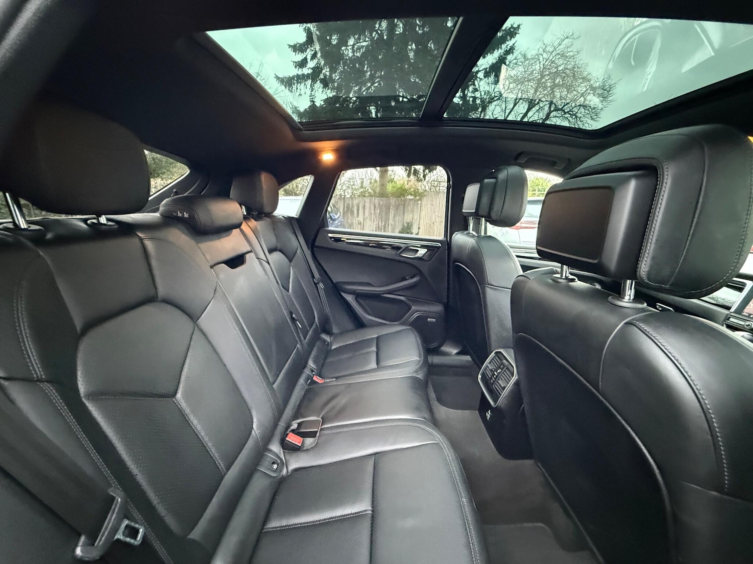 Used Porsche Macan 2020 for sale - 76792430: Photo 29