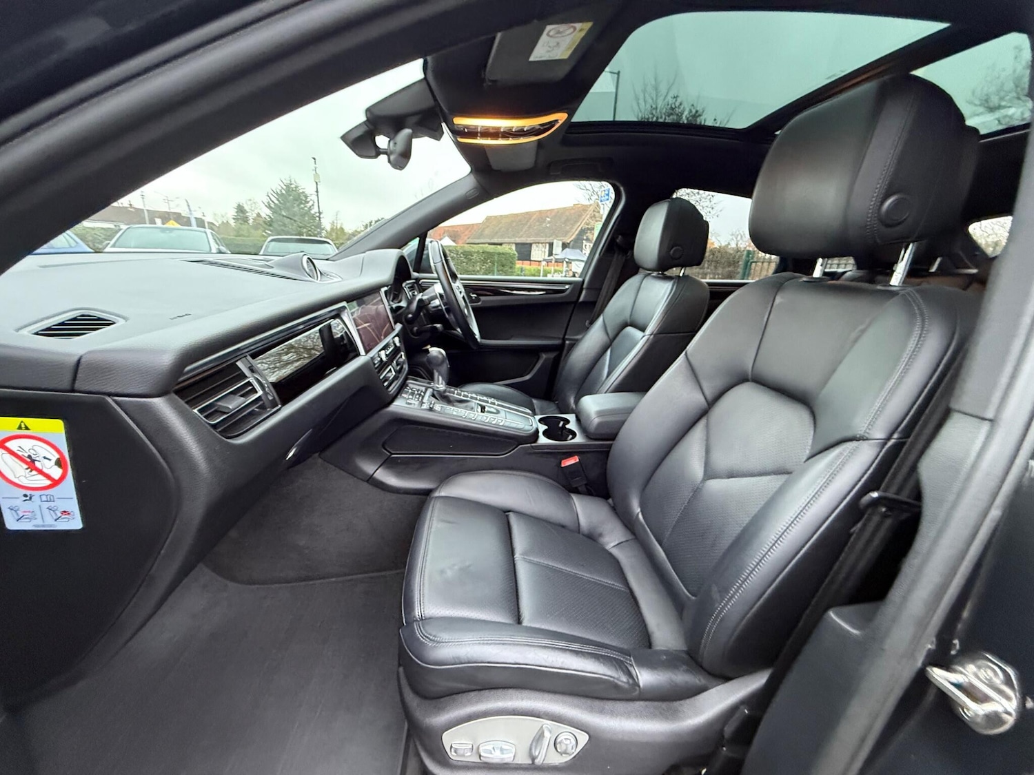 Used Porsche Macan 2020 for sale - 76792430: Photo 9