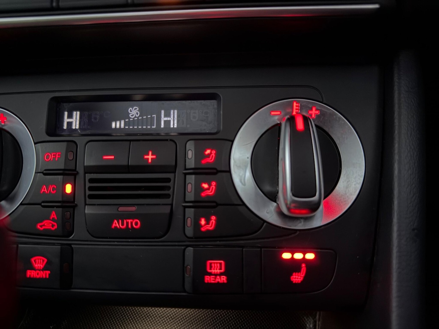 Used Audi RS Q3 2015 for sale - 76773508: Photo 28