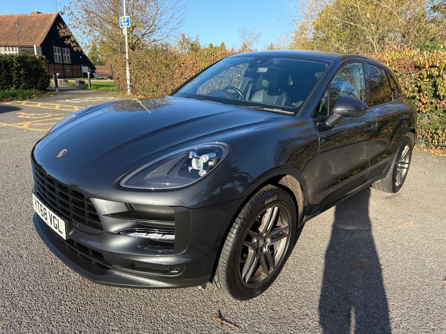 Used Porsche Macan 2018 for sale - 76641660: Photo 1