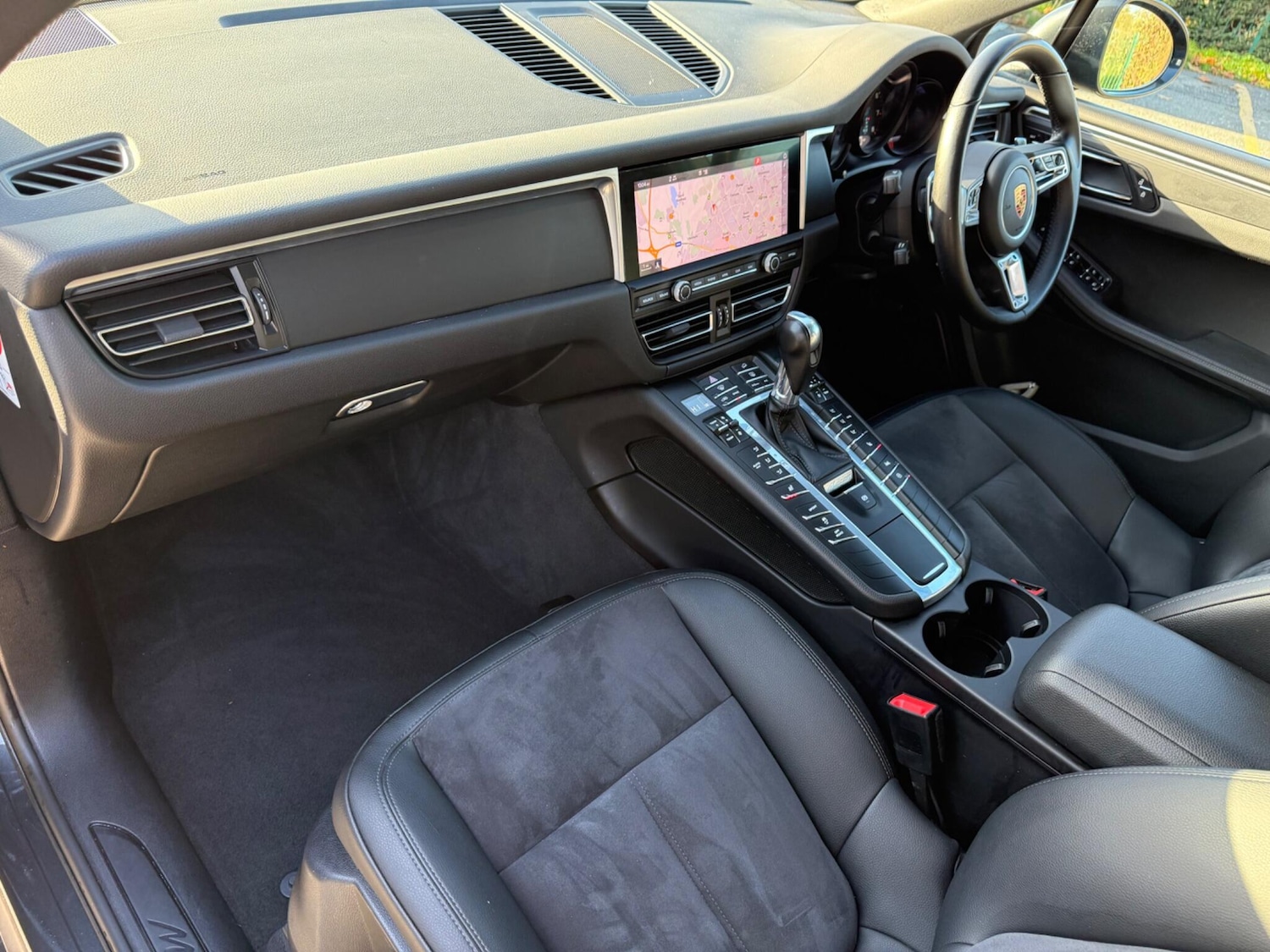 Used Porsche Macan 2018 for sale - 76641660: Photo 14