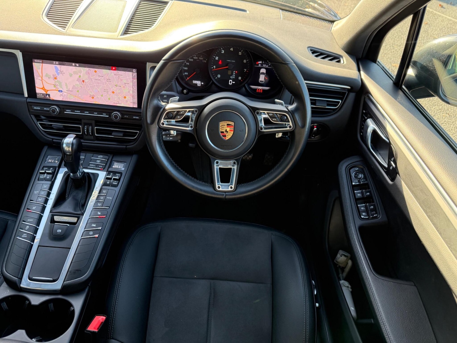 Used Porsche Macan 2018 for sale - 76641660: Photo 16