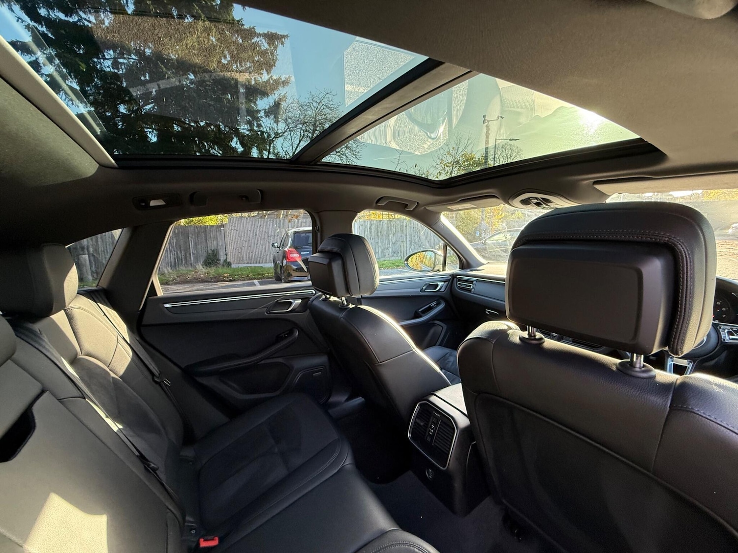 Used Porsche Macan 2018 for sale - 76641660: Photo 17