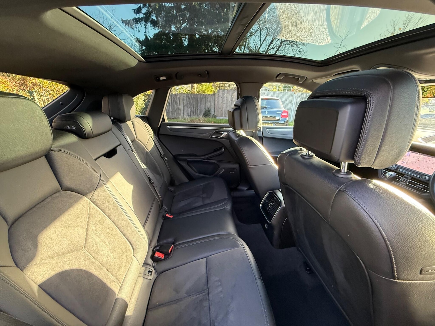 Used Porsche Macan 2018 for sale - 76641660: Photo 19