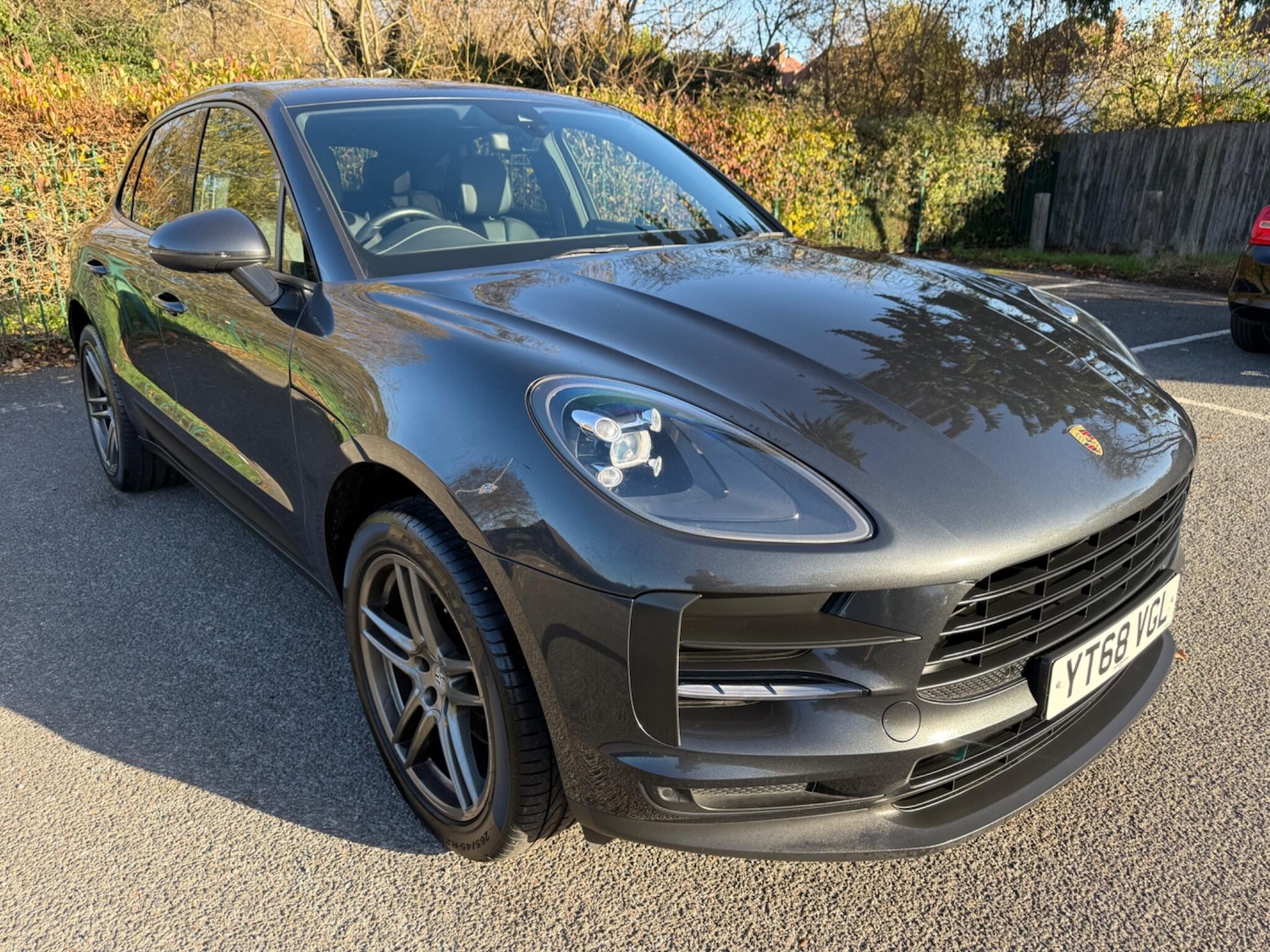 Used Porsche Macan 2018 for sale - 76641660: Photo 2
