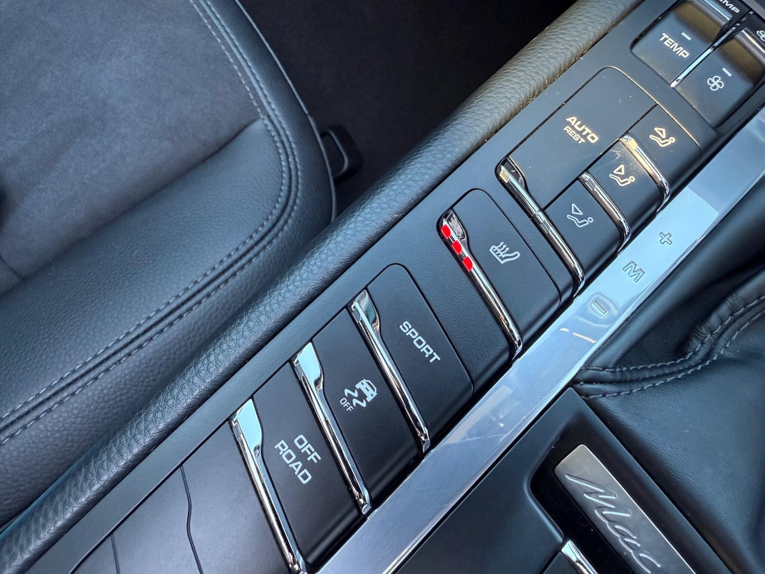 Used Porsche Macan 2018 for sale - 76641660: Photo 26