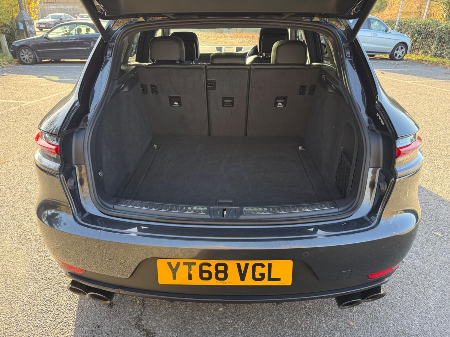 Used Porsche Macan 2018 for sale - 76641660: Photo 32