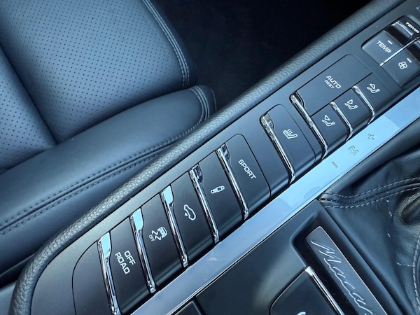 Used Porsche Macan 2019 for sale - 76057856: Photo 24