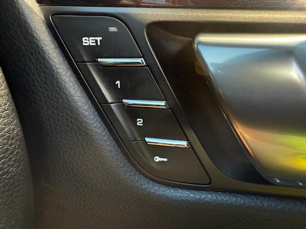 Used Porsche Macan 2019 for sale - 76057856: Photo 26