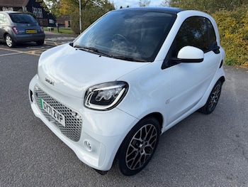 Used smart fortwo 2021 for sale - 76905176: Photo