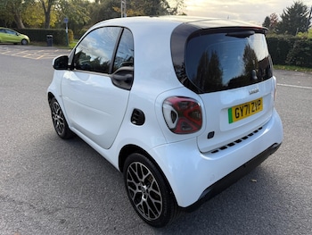 Used smart fortwo 2021 for sale - 76905176: Photo