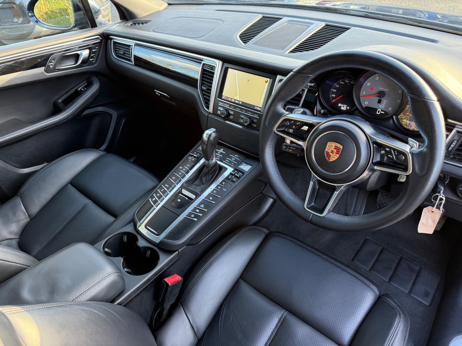 Used Porsche Macan 2015 for sale - 76748526: Photo 11