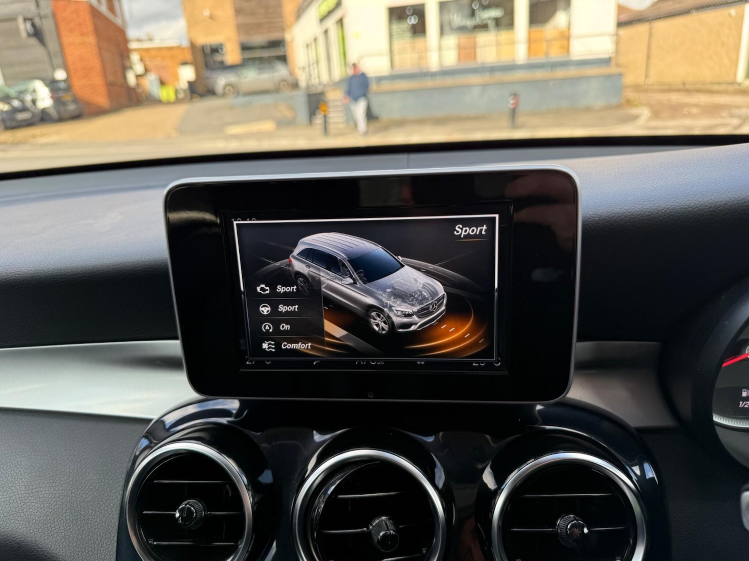 Used Mercedes-Benz GLC for sale - 77654107: Photo 17