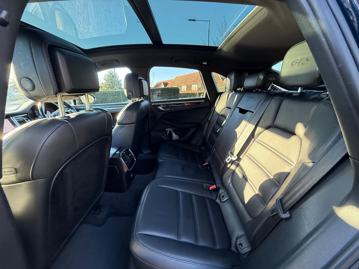 Used Porsche Macan 2017 for sale - 76949842: Photo 17