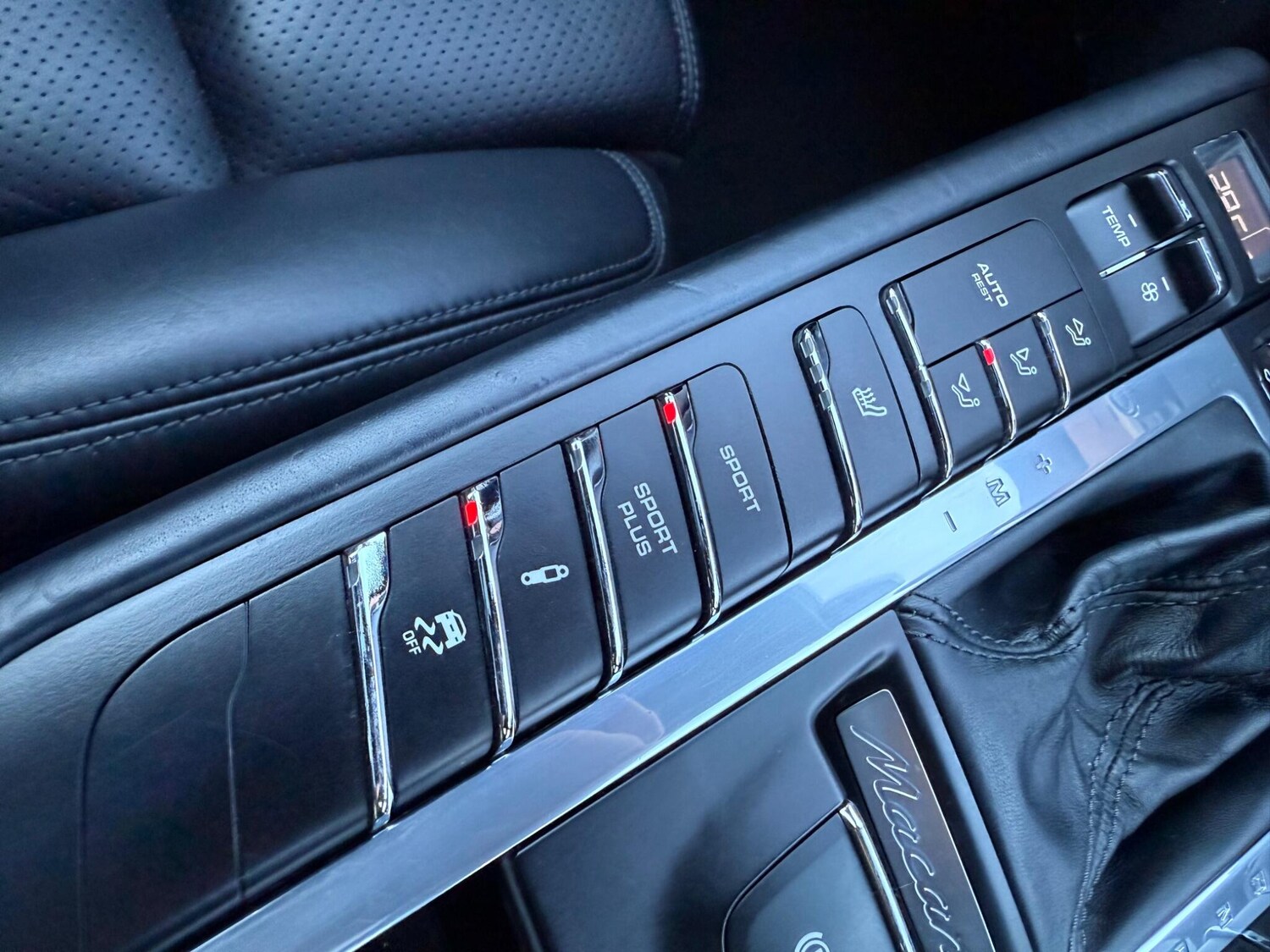 Used Porsche Macan 2017 for sale - 76949842: Photo 30