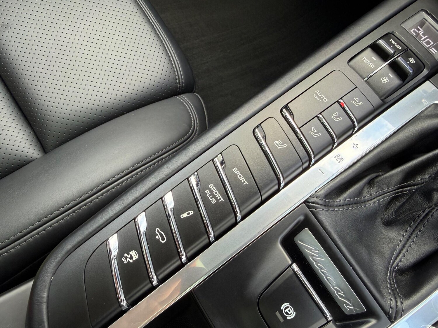 Used Porsche Macan 2017 for sale - 78039438: Photo 28