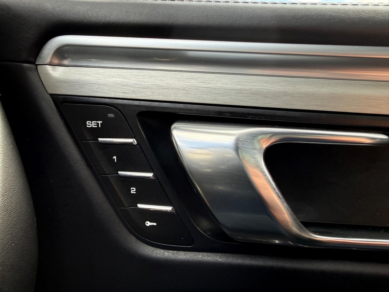 Used Porsche Macan 2017 for sale - 78039438: Photo 32